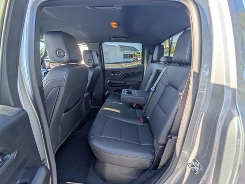 New 2025 Chevrolet Colorado LT w/ LT Convenience Package RWD image 8
