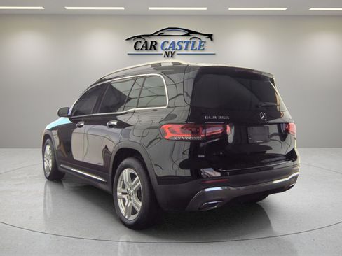 Used 2021 Mercedes-Benz GLB 250 4MATIC w/ Premium Package image 5