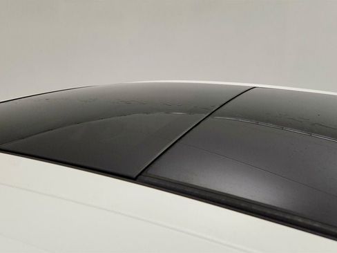 Used 2025 Porsche Macan 4 Electric image 10