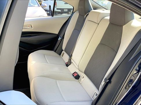 Used 2020 Toyota Corolla LE FWD image 19
