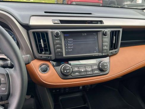 Used 2017 Toyota RAV4 Limited AWD/4WD image 15