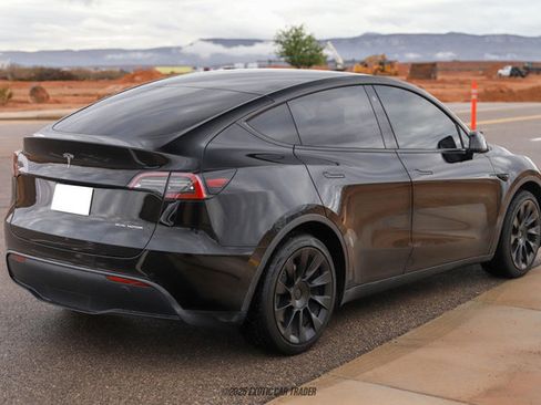 Used 2021 Tesla Model Y Long Range image 8