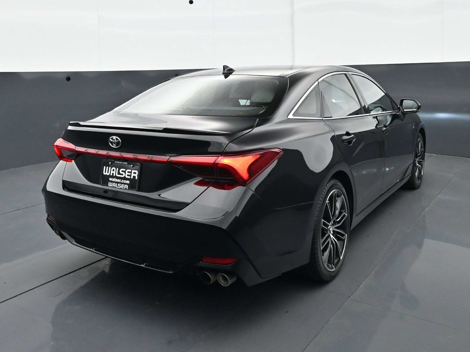 Used 2019 Toyota Avalon XSE FWD image 6