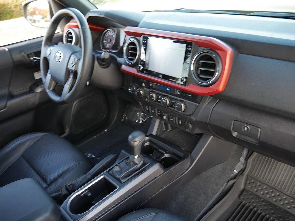Used 2020 Toyota Tacoma TRD Off-Road w/ TRD Premium Off Road Package AWD/4WD image 58