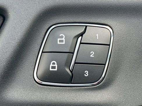 Used 2019 Lincoln MKC Premiere FWD image 16