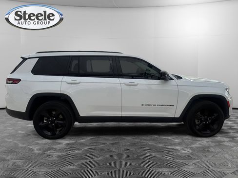 Used 2023 Jeep Grand Cherokee L Limited w/ Black Appearance Package AWD/4WD image 6