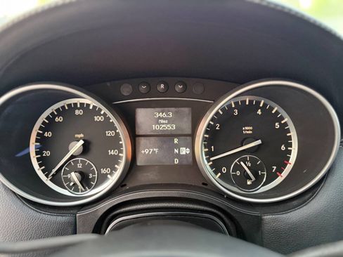 Used 2011 Mercedes-Benz GL 450 4MATIC image 11