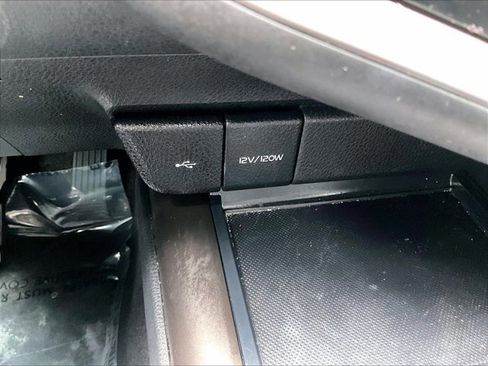 Used 2022 Toyota Camry SE FWD image 25