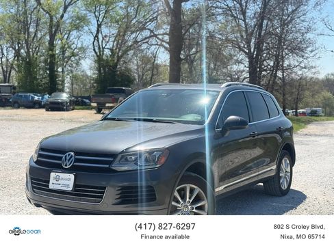 Used 2013 Volkswagen Touareg Sport image 1