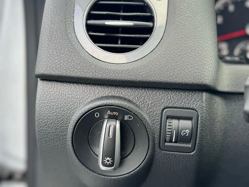 Used 2016 Volkswagen Tiguan S image 21