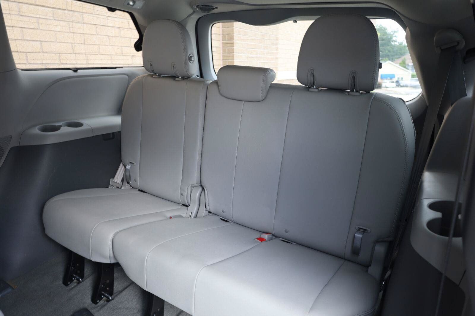 Used 2019 Toyota Sienna XLE Premium FWD image 20