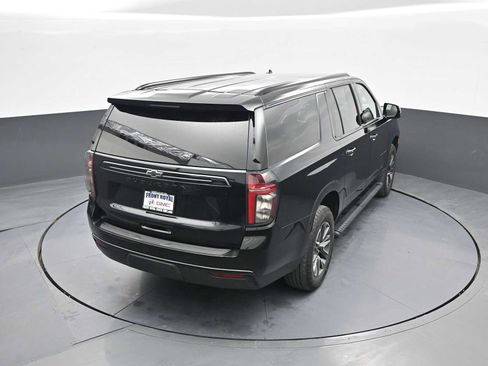 Used 2024 Chevrolet Suburban Z71 w/ Luxury Package image 33