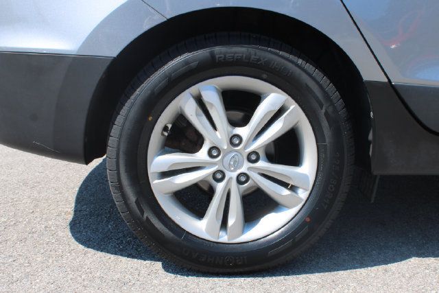 Used 2011 Hyundai Tucson GLS FWD image 32