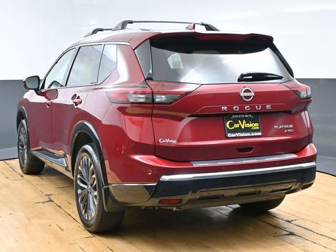 Used 2025 Nissan Rogue Platinum image 7