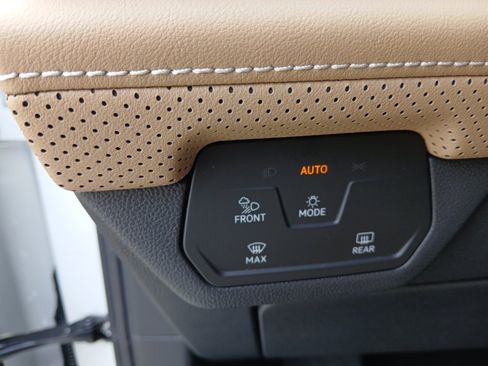 New 2026 Volkswagen Atlas Cross Sport SE FWD image 11