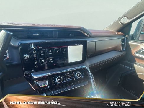 Used 2024 GMC Sierra 2500 Denali w/ Denali Reserve Package image 19