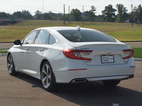 Used 2019 Honda Accord Touring image 16