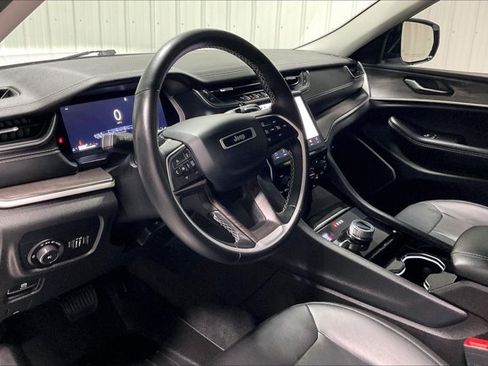 Used 2021 Jeep Grand Cherokee L Limited AWD/4WD image 14