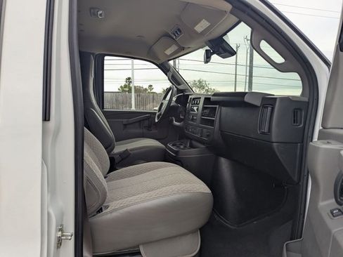Used 2025 Chevrolet Express 3500 LT w/ LT Preferred Equipment Group image 16