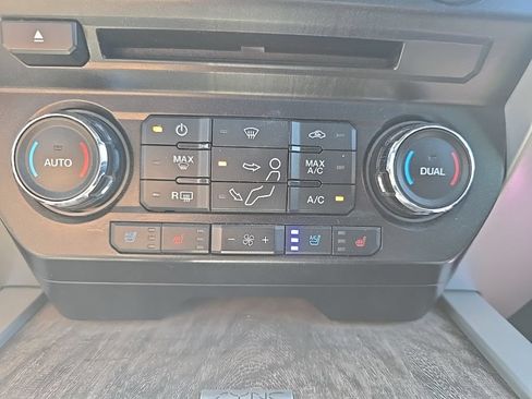 Used 2017 Ford F350 Lariat w/ Lariat Ultimate Package AWD/4WD image 16