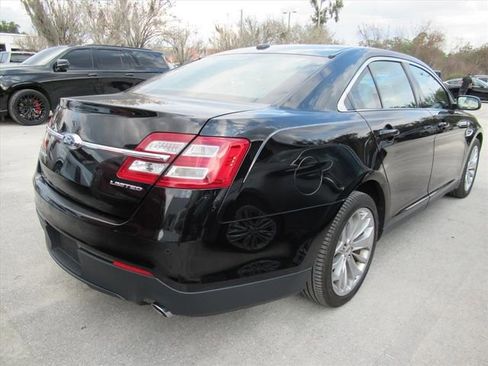 Used 2017 Ford Taurus Limited image 4