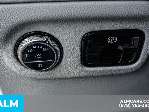 Used 2025 Mercedes-Benz EQE 350+ Sedan image 43