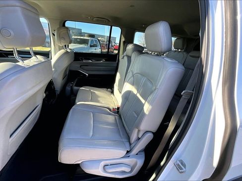 Used 2023 Jeep Wagoneer 4WD w/ HD Trailer Tow Package image 23