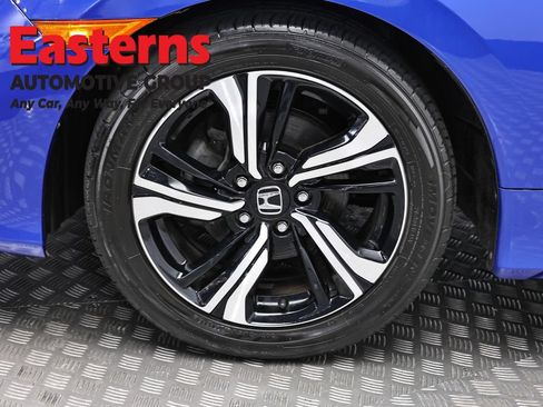Used 2017 Honda Civic Touring image 31