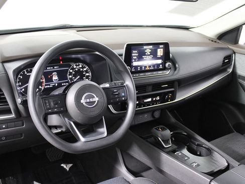 Used 2023 Nissan Rogue SV FWD image 11