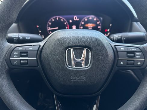 Used 2023 Honda Accord EX image 11