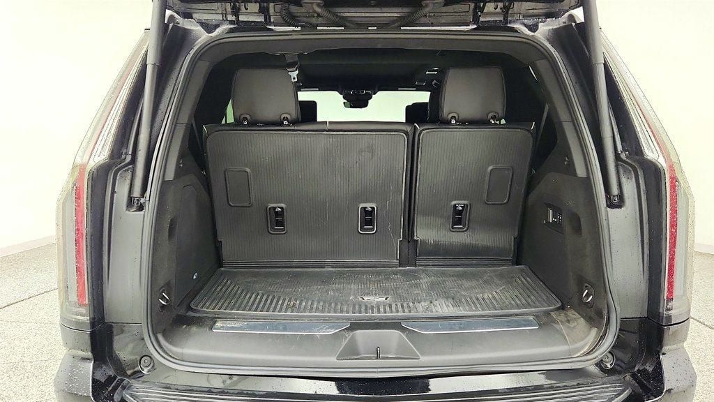 Used 2025 Cadillac Escalade Sport Platinum w/ LPO, ONYX Package AWD/4WD image 26