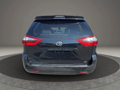 Used 2020 Toyota Sienna LE image 6