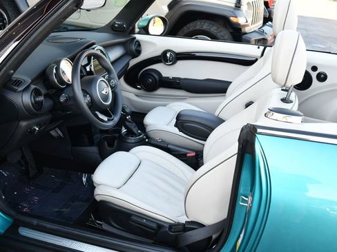 Used 2017 MINI Cooper S image 14