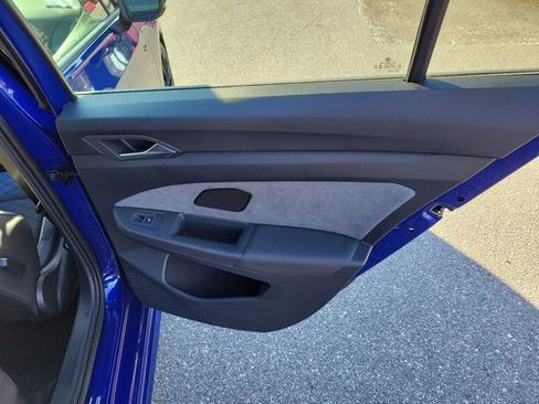 Used 2025 Volkswagen Golf R Black Edition image 33