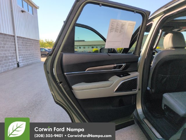 Used 2023 Kia Telluride SX Prestige X-Pro AWD/4WD image 25