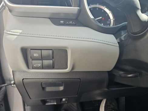 Used 2022 Toyota Highlander XLE image 26