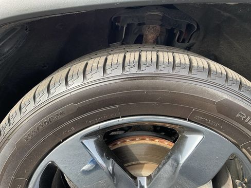 Used 2014 Jeep Grand Cherokee Limited w/ Luxury Group II image 37