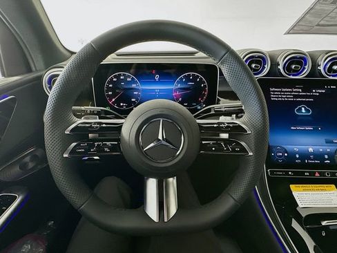 Used 2026 Mercedes-Benz GLC 300 image 11