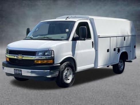 New 2025 Chevrolet Express 3500 w/ Power Convenience Package RWD image 17