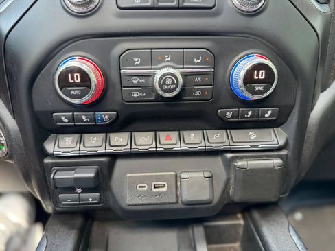 Used 2021 GMC Sierra 2500 AT4 w/ AT4 Premium Plus Package AWD/4WD image 30