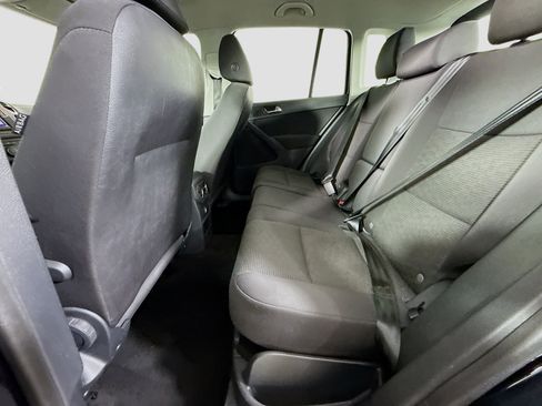 Used 2017 Volkswagen Tiguan S image 25
