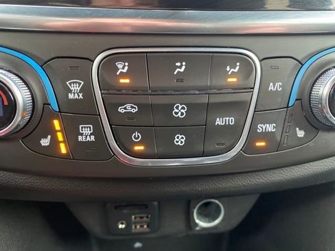 Certified 2022 Chevrolet Traverse RS w/ LPO, Floor Liner Package image 15