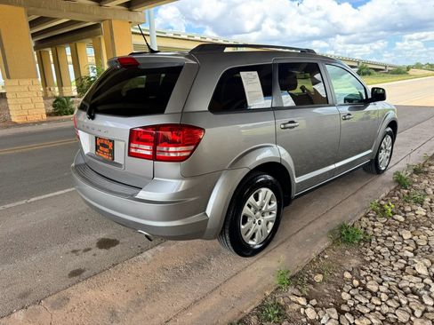 Used 2016 Dodge Journey SE w/ Flexible Seating Group FWD image 3
