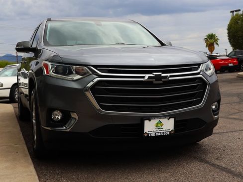 Used 2021 Chevrolet Traverse LT FWD image 18