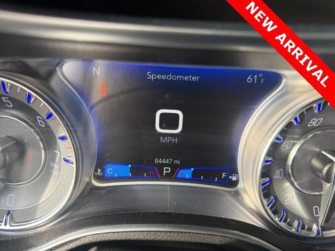 Used 2019 Chrysler 300 Limited image 8