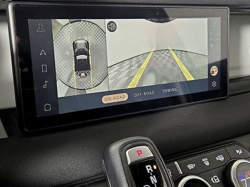 Used 2023 Land Rover Defender 90 SE image 19