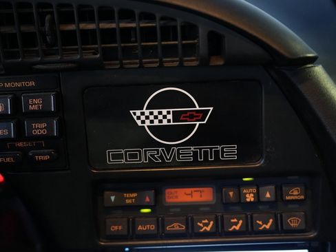 Used 1992 Chevrolet Corvette Convertible image 58