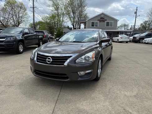 Used 2013 Nissan Altima 2.5 SV image 1