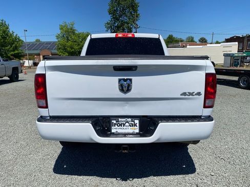 Used 2018 RAM 1500 Express AWD/4WD image 4