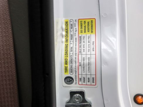 Used 2024 Chevrolet Express 3500 w/ Power Convenience Package image 31